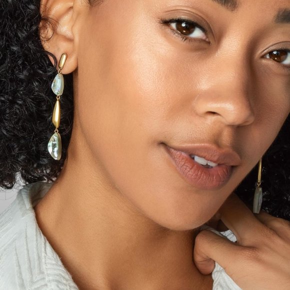 KENDRA SCOTT • Ivy Linear Earrings* - Picture 4 of 5